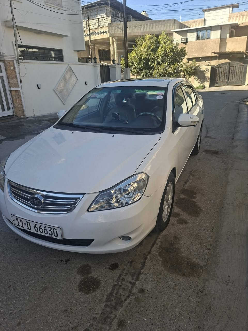 السلام عليكم ..للبيع ..بي واي دي موديل 12 بغداد رقم جديد دولي وبأسمي سيارة جدا جدا نظيفة ومكفولة كفالة عامة من كلشي بحالة الزيرو فول مواصفات ماشية 65 الف السيارة بعد احلى من الصور السعر 73$ وبالعافية لصاحب النصيب 
***********
***********
