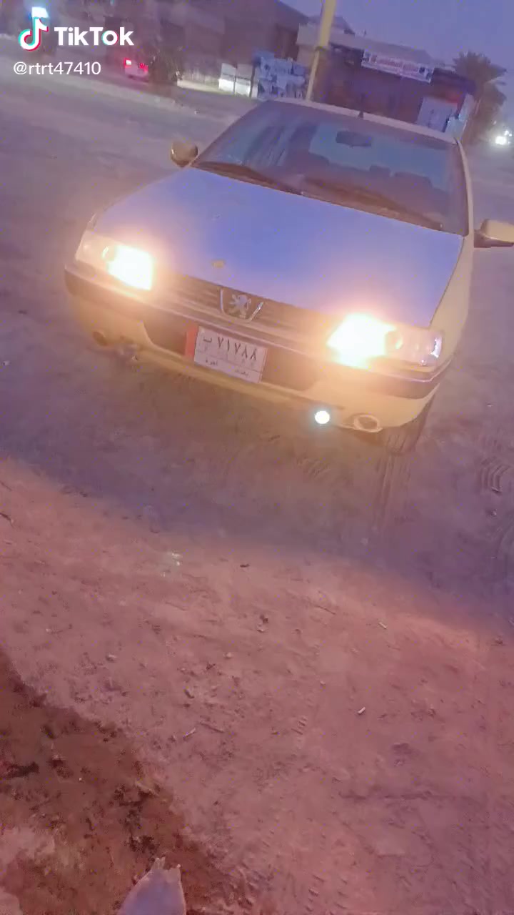 بيجو جيلكس موديل 12 مكينة بيها خيط بخار لا ضربة ولا تبديل سنوية ماساقطة.ماعليها غرامات بس 60  ابيع بدون السعر 18 قفل مكاني حلة ***********
