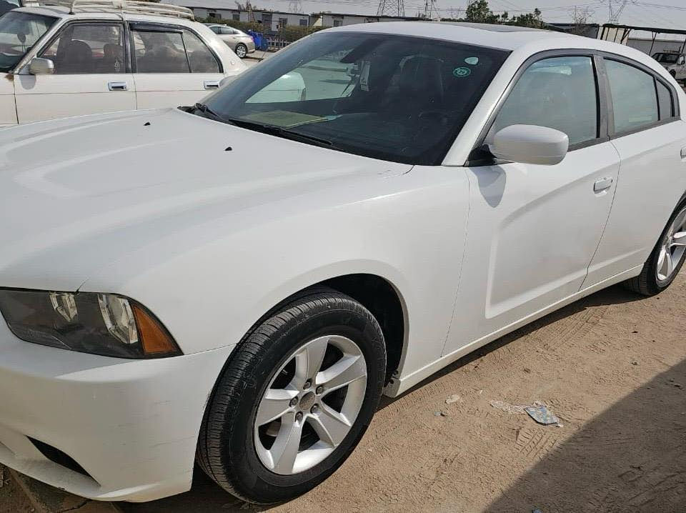 ياالله اخوان سيارة جارجر 2013 كصة جنطة فول فتحة شاشة جبيرة تدفئة كشن تبريد تخم تاير حدادة كلة على الشرط متومة رقم وسنويةوكالة  شرط اصلي محرك كير السيارة جديدة كلش ماعدة الكصة السيارة ماشية 83 حقيقي السعر 52 وبيها مجال العنوان البصرة والله يرزق الي ياخذها احتمال راح  بسجلونهن الله يرزق الناس  وات ساب ***********
