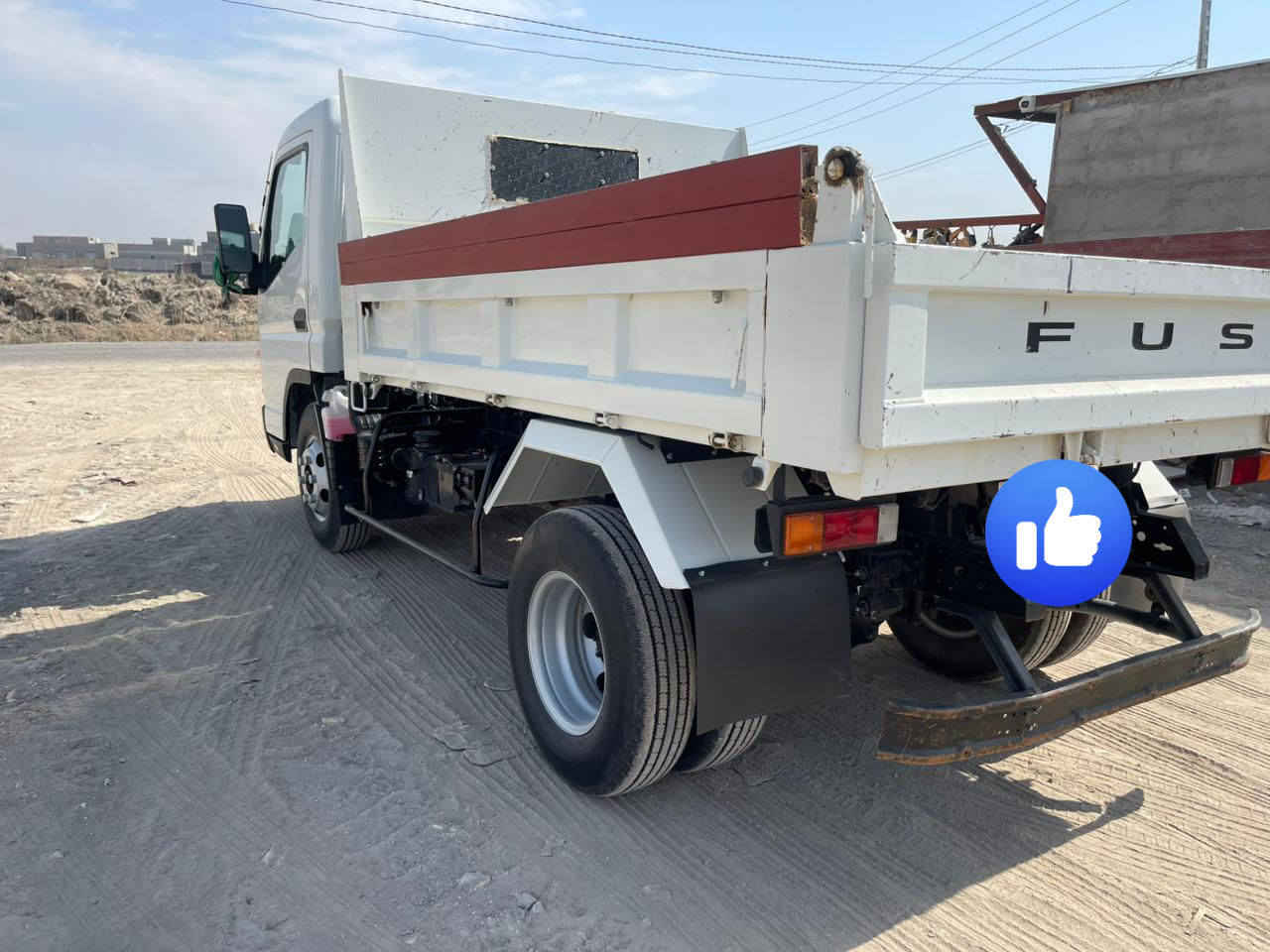 السلام عليكم كنتر موديل 2025 ياباني 
على وضع الشركه كفاله عامه 

رقم بغداد بااسمي 

ماشيه 9 الف 

مكينه 4000

كير وشاصي واكسل كله كفاله 

للاستفسار ***********
