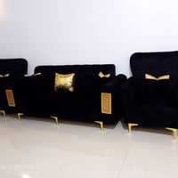 تخم للبيع  10 مقاعد نضيف جداً  استعمال قليل.سعر 500وبي مجال. 077026467...