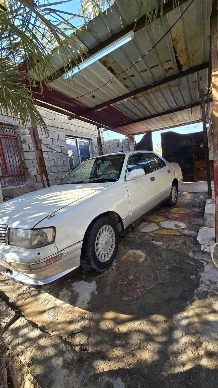 بطة منفصل  بسمي السيارة السنويه ما منتهية كير مكينه مكفول دواخل نضيفه  صبغ بلادي  بيه ضربه بلجاملغ الخلفي بسيطة ومصبوغ عله كد الضربة السعر ٥٥ وقابل للتفاوض ***********  العنوان شط العرب الكباسي
