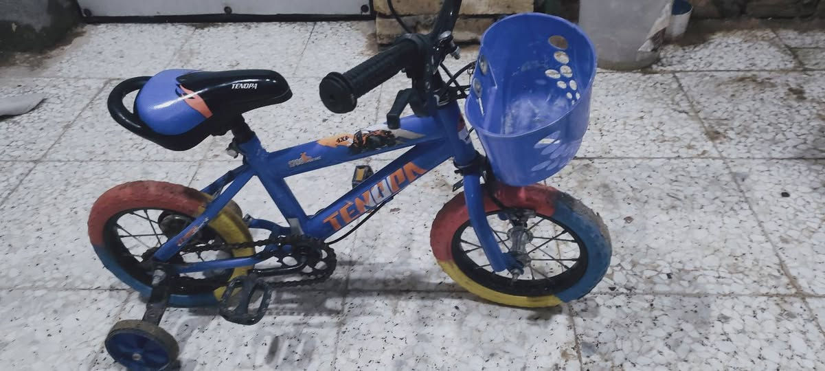 كاروك هزاز مع بايسك احجم 12 للبيع ***********
