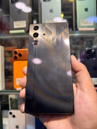 RED MAGIC 10 PRO الذاكرة/256+12 جهاز نظيف ومكفول وملحقاته وياه بالاضاف...
