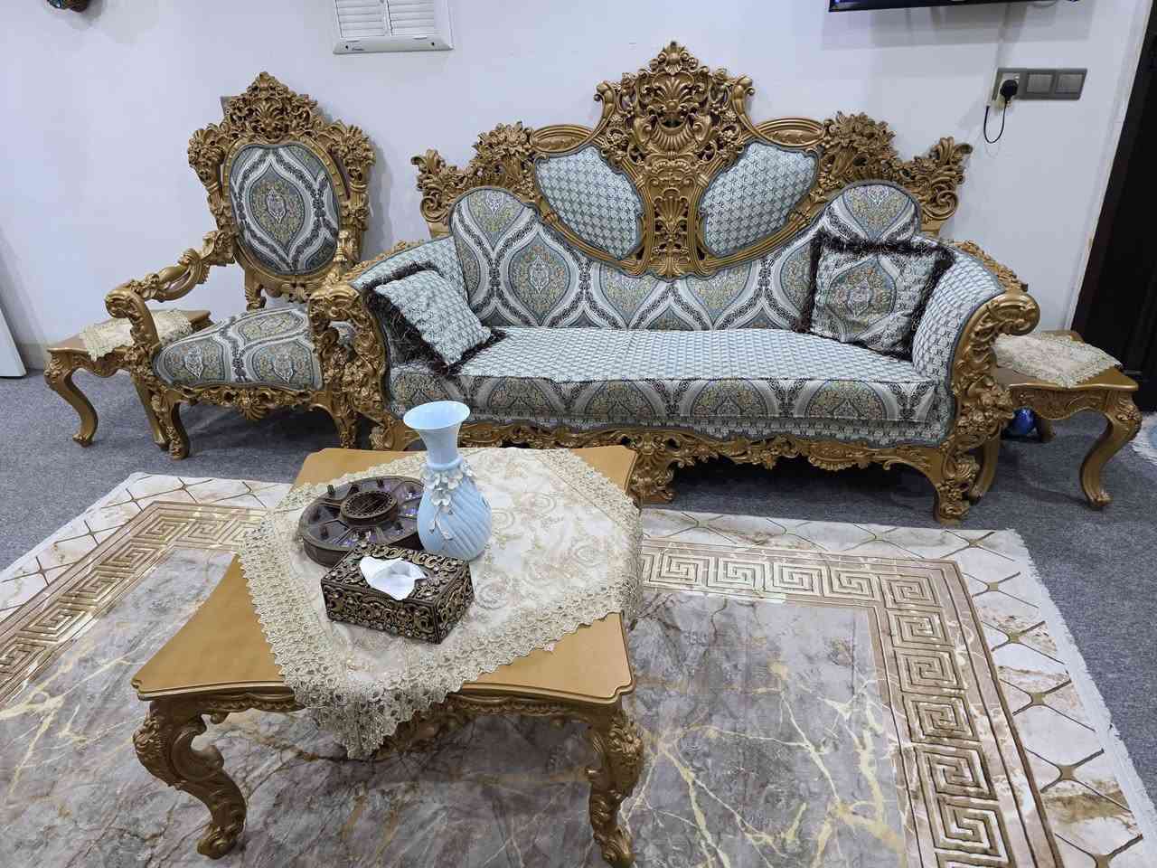 للبيع تخم قنفات ملكي + طبلة وسطية كبيرة مع 4 طبلات صغيرة + ساعة عمودية   
السعر 800 الف وبيه مجال 
العنوان اربيل فرمانبران 
للاستفسار خاص


**إذا كنت صاحب هذا الإعلان وتريد حذفه لأي سبب، رجاءا أرسل رسالة إلى الدعم الفني**