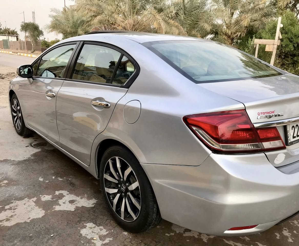 السلام عليكم اخوان للبيع هوندا سيفيك 2013 خليجي فول مواصفات عدا البصمة كير ومحرك مكفولات على وضع الشركة ماشية 168 كيلو متر
بيه صبغ قطعتين ونص بدون دواخل شرط بدون اي نقص السيارة رقم اربيل باسمي لحد 2030 
مكان السيارة/ الدجيل
السعر /97$ وبيه ومجال ان شاءالله 
الاتصال/***********
