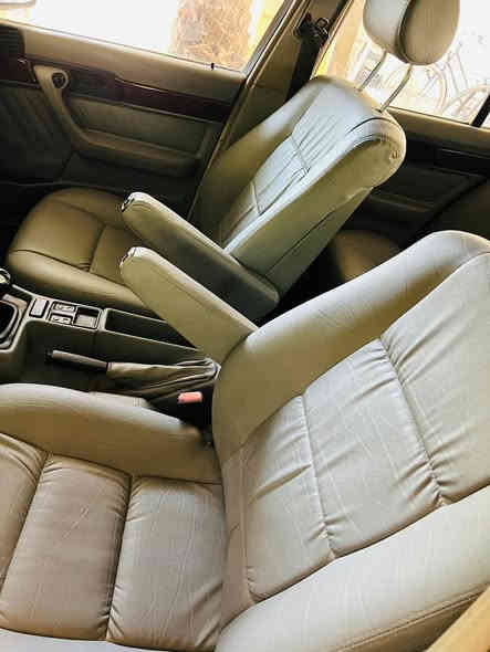 بي ام 500 بيع 55 او مراوس  
محرك 27 مفتوح والي مايعرف اكو 27ابيعلك 25

فول كير عادي

مكينه خير من الله شرط فصله 

كير عادي نمره طويله اول مالته80 والثاني 120

اكسل خير من الله 

صدر خير من الله 

منظومه مي كله جديد راديتر ومروحه واتر بم 

غرفه كهرباء جديده  برغي واحد مامضروب بيه ع بلادي

غرفه رصاصي صاج 

بجم عريض مسوي طافي هوه والبكلايتات 

دعاميات ام 

دوسات ام +مري منفصل 

مسجل شاشه متحركه يدوي سماعات اماميه بس ام حاويه 
والخلفي نوعيه راقيه صوت كلش حلو هم جدد 

لايت عالي زنون وبيه لدات حته الشاير 

بيهه كم ملاحضه مثل كيلون مال جكمجه عاطل 

رقم بغداد باسمي ل26 تسقط مصفره غرامات 
بيع او مراوس ب55 رايده مكاني بغداد قرب سيطرت الشعب القديمه
***********
