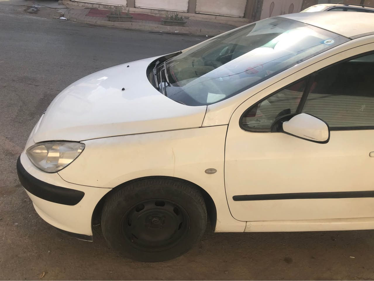 بيجو 307 فرنسي🇫🇷
موديل 2005
كير اتوماتيك
تبريد كامل 
نظام abs جديد كامل
طرف السائق فقط بيه ثلاث قطع صبغ اني ابيع السيارة كامل حزام
رقم اوروبي و سنوية مشروع وطني كركوك جديدة لحد ٢٠٢٨ باسمي وثاني  يوم تحويل 
بطاقة بنزين بيها
مكان سيارة كركوك
سعر السيارة 57 ورقة كركوك, العراق


**إذا كنت صاحب هذا الإعلان وتريد حذفه لأي سبب، رجاءا أرسل رسالة إلى الدعم الفني**