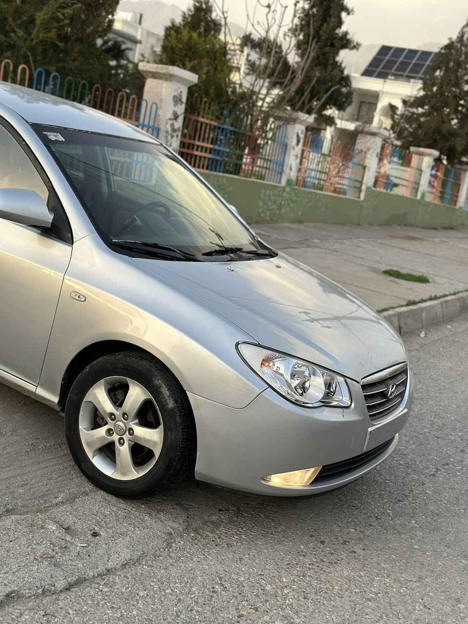 هۆندای ئاڤانتی ٢٠٠٩ بڕاوەی دوبەی
مەکینە گچکەی دکشن بەرز مەڕغوبی بازاڕ 
کوشن جڵد کوشن هیتەر سوکان ڤۆڵیۆم تەنجیل بیلاد بلوتوس شاشە و کامێرا ئاوێنە شەفت و کارەبا تەبرید لەمس ٣ گێچ
هەیکەلی شوشەیە سەقفی شوشەیە یەک شوخت و چاڵی نیە
پێش و پشتی کەپسە دەعم و لێدرانی نیە خایسی نیە 
٤ ویل و تایەی لۆکی تازە بۆ بەستراوە سەیارەی ماڵە
تەقە و ڕەقەی نیە پێشی دوای تازە داگیراوە 
سعری ٤٨$ مەجالێکی زۆر زۆر کەم شوێن ڕانیە
پارەی ٢٠٠٧ نیە بڕۆ پرسیاری هەموو بازاڕ بکە  
*********** ڤایبەر / وەتس ئەپ
