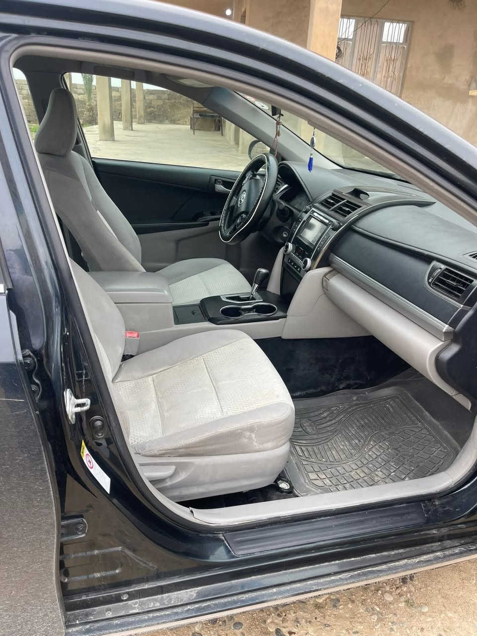 كامري موديل 2012 🚗  
دعامي إلى دعامي (نظيف جداً)  
شَرت (سنوية جديدة)  
تحويل فوري خلال يوم واحد  

للتواصل: ***********  
رقم صاحب السيارة
