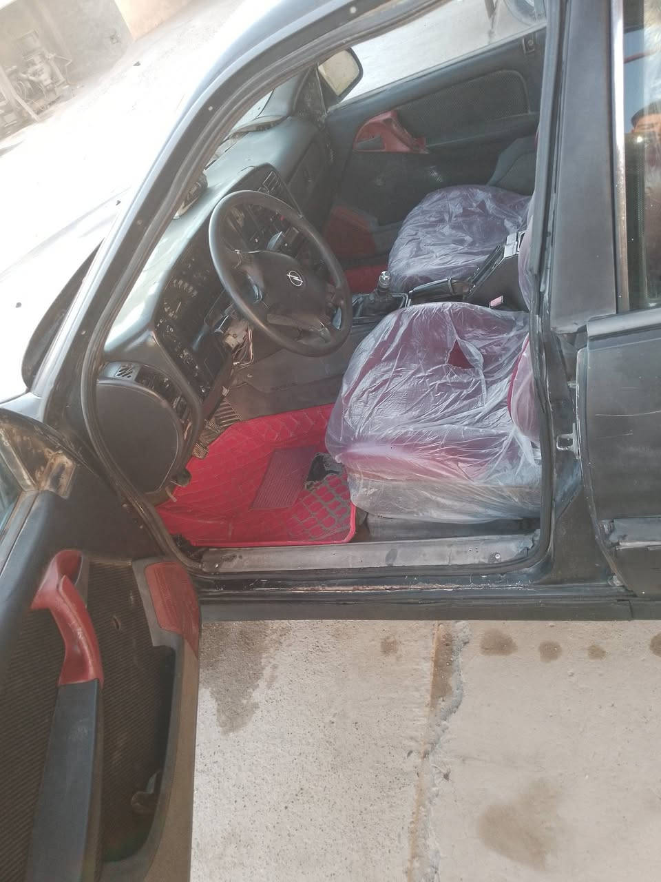 السلام عليكم
اوبل اوميكه رقم صلاح الدين شرط التحويل موديل 1990 كير مكينه شرط صدر نضيف تايرات نضيفات كهربائية شغاله السعر 20 وبيه مجال مكان تكريت الديوم 
البيع أو امراوس حسب القناعه 
***********
