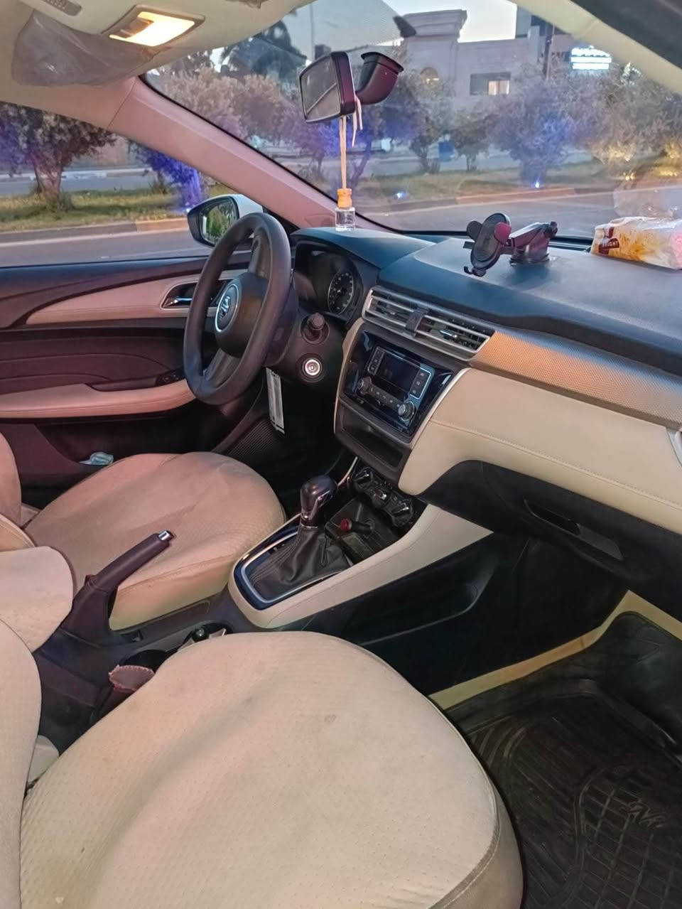 للبيع سياة MG5 مويل 2023
اللون ابيض فئة الستاندر ماشيه ١٣ الف
بعده بلضمان رقم بغداد الجديد
مغلفه كشنات وارضيات 
جاهزه من كلشي 
بعده ريحت الشركه بيه 
السعر ١١٣ 
مكاني بغداد المنصور
كير اوتماتيك
*********** 
موجود اتصال وتساب بغداد, العراق
