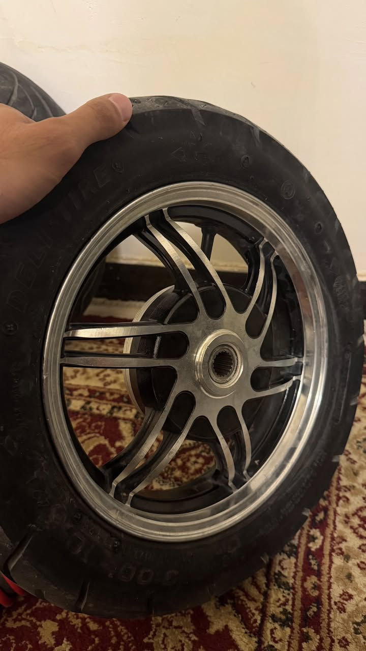 جوه السوك كلهن عمي 🔥 حتى نركيلة اصلية وياهن😂
شباب ابيع شلع لحد يكلي اريد بس هاي الحاجه ابيع شلع فقط⚠️ غراض مال ماكس عدلة

ويل نجمة تجاري امامي وخلفي والخلفي شوية بي عواج بس ممأثر عالمشي وياهن تايرات الامامي زين والخلفي التاير نص عمر

ويل اصلي رمبه بدون صبغ

كلج خلفي رمبة شغال وامامي رمبه وياهن خرز هماتين
وقايشات ثنين اصليات
فلنجة حمره اصلية ووحده تجاريه
دبل خلفي اسود رياضي ماركة  badpanda
ودبل بلادي اصلي
بنز كلج رياضي جديد بعده مشدود للفحص
ونركيلة اصلية وياهن 😂

السعر 100 الف قفل 🔐 لحد يعامل رجاءً
ماعندي توصيل
مكاني بغداد الدوره ***********
