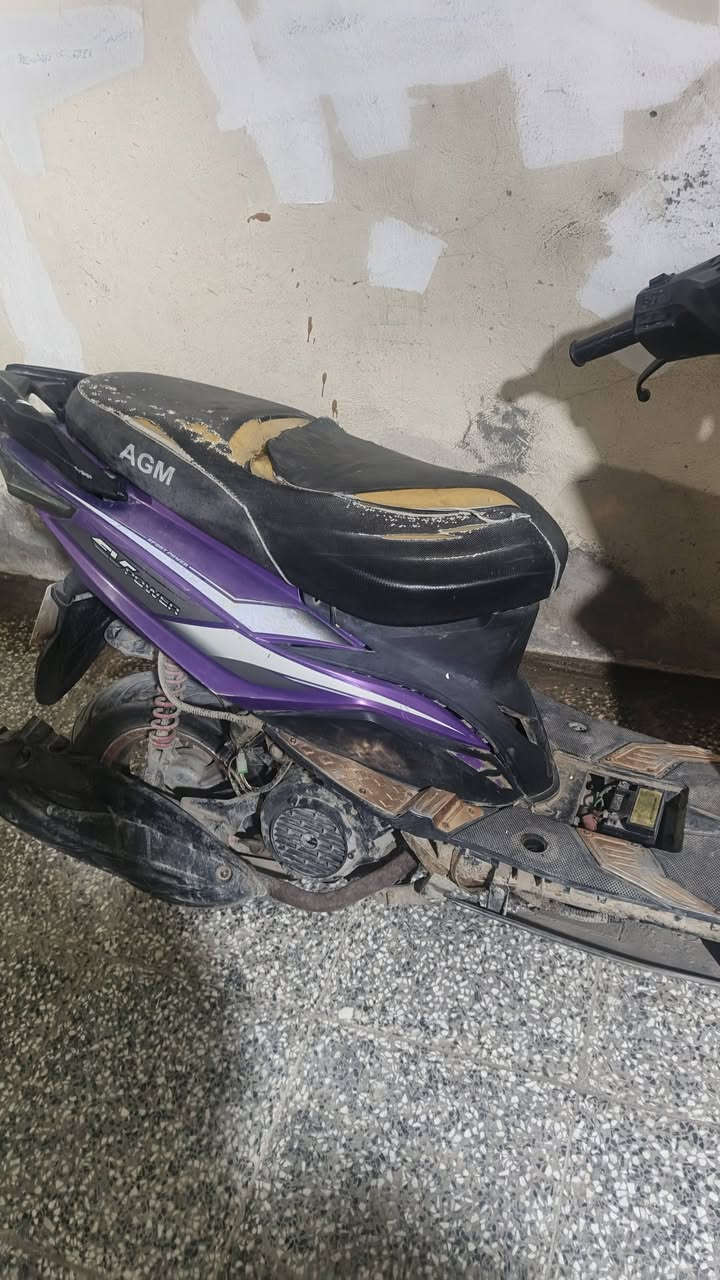 سلام عليكم دراجه معدل وشلعه فول دراجه90 بل ميه كهربائياتها تشتغل سعرها 150 وبيها مجال بسيط الدراجه عوزها ترتيبات بسيطه رقم ***********المكان الشاوي

