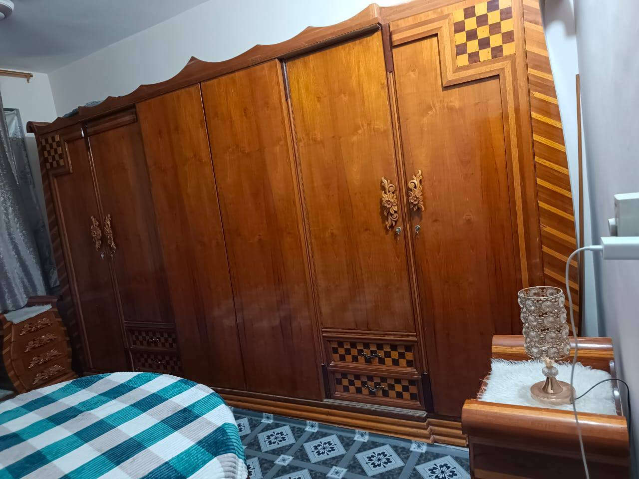 عرفة اخشاب صاج بورمي مطعمه بجام +صاج عادي غرفه كلش حلوه جربايه دائريه للبيع السعر المطلوب ٥ مليون للستفسار الاتصال ***********
