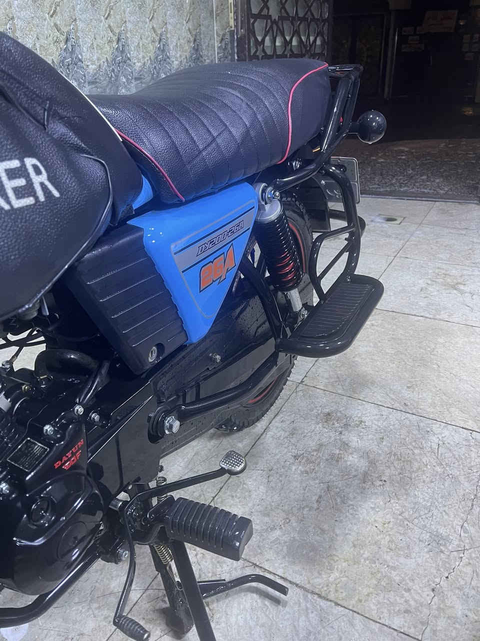 السلام عليكم الحلال للبيع دراجه ديوان موديل 2025  مكينه 200 نفخ دراجه متعوب عليها دهن كل سبوع بانزين محسن سبب البيع تركت دلفري 
عارضها السعر 2800 وبيها مجال 
دراجه مرقمه اربيل 
لل اتصال *********** 
والخاص مفتوح 🔓
