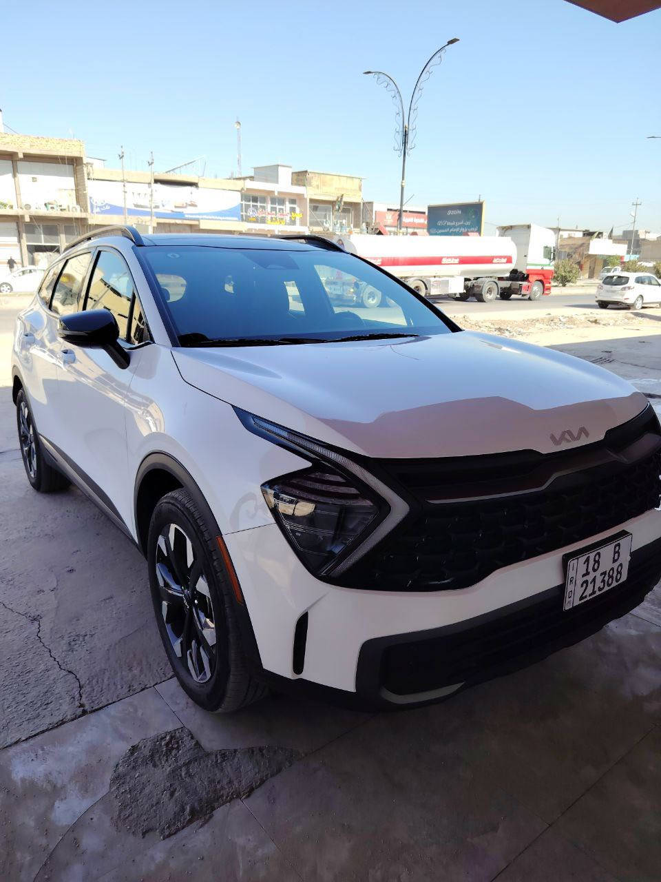 سلام عليكم
Kia Sportage
الموديل (2024) أمريكي 
فول مواصفات 

XLine
الحادث خلفي 
الجنطنه معدل بارد 
الباب خلف السائق بيها شويه بارد 

ماشيه 35الف 
العنوان بابل /حله 
مرقم بابل 
السياره بإسمي 
للتواصل ع الرقم👇

الرقم ***********

