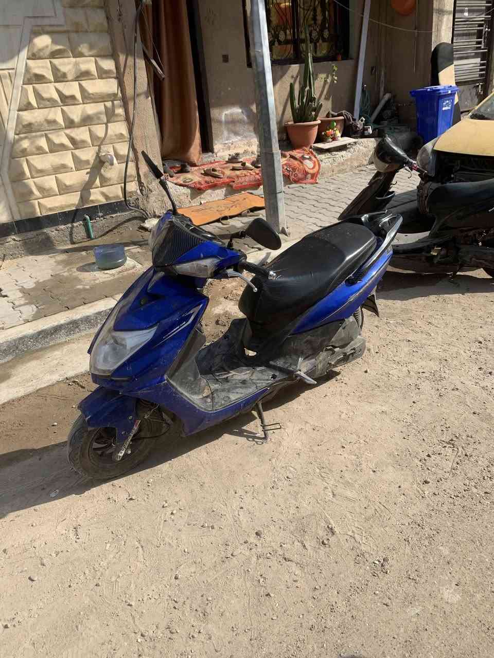 سلام عليكم دراجه سكنس صيني شمعه الدراجه خير من الله لا تنقيص ولا تبخير كهربائيات كله شغاله بيه كلوب زنون ابيضّ الدراجه نكره كل وكت سلف وهندر 
بيه بص كسر بل كفر لأمامي. بل صفحه مكاني اعضميه  مكفوله سرقه ومكينه برغي ممفتوح بيه هم مكفوله هذه رقمي  *********** متواجد خاص 🤍
