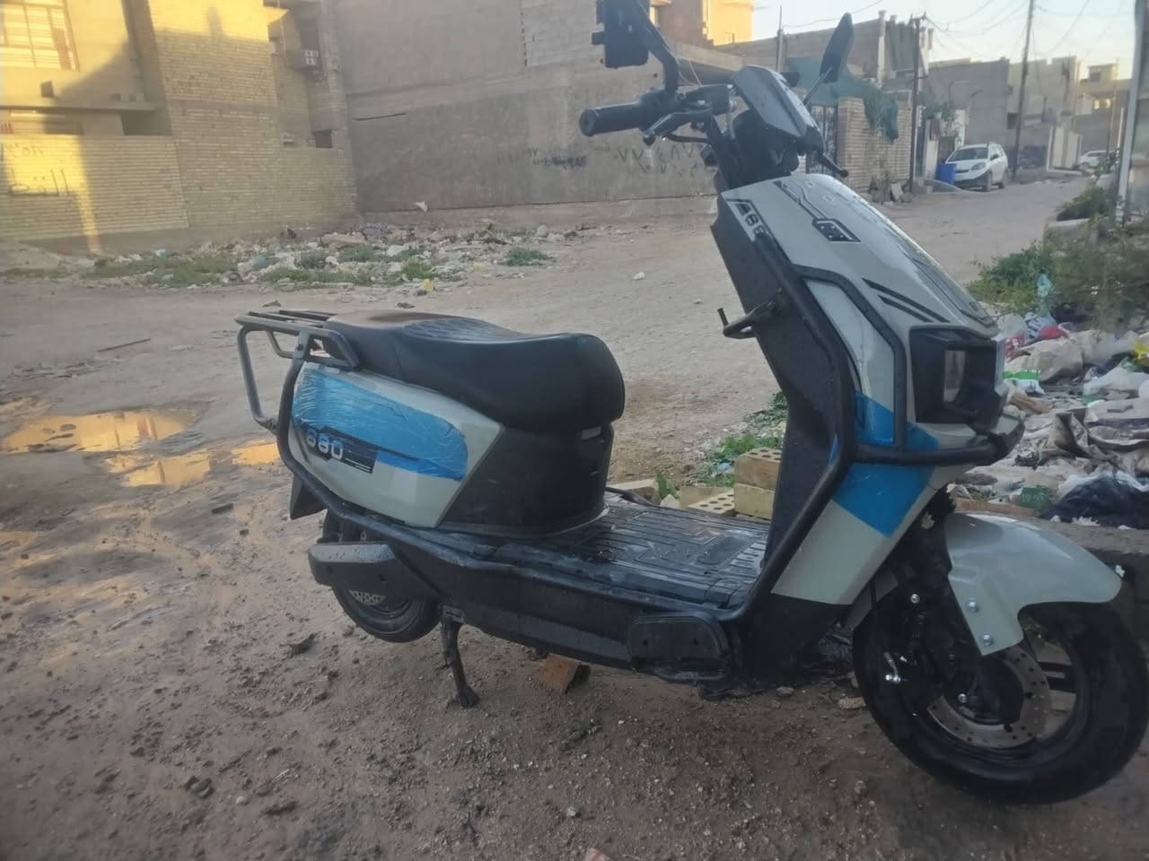 سلام عليكم دراجه سكنس ام عيون للبيع
السرعه 100
ملف 2000
6بطاريات ليثيوم
استعمال اسبوع
لايت زنون
صندوك جبير
مع شاحنه
وخوذه
وجادر حمايه مطر وشمس
..................................................
مكان بغداد الزعفرانيه
السعر 700 وبيهه مجال
***********
