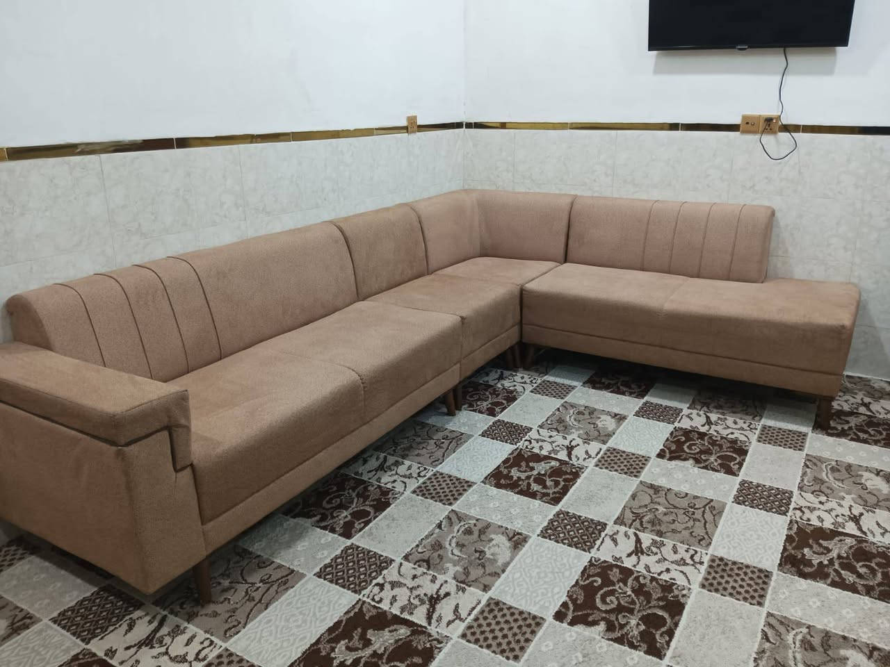 السلام عليكم
ديوان صالة 7 مقاعد خشب چام روسي 

المقعد مطاط اسفنج 15سم طبي

الشغل توصى استخدام يومين 

السعر 450 وبي مجال 
المكان السريدات القديمة المربع الثالث 

***********
