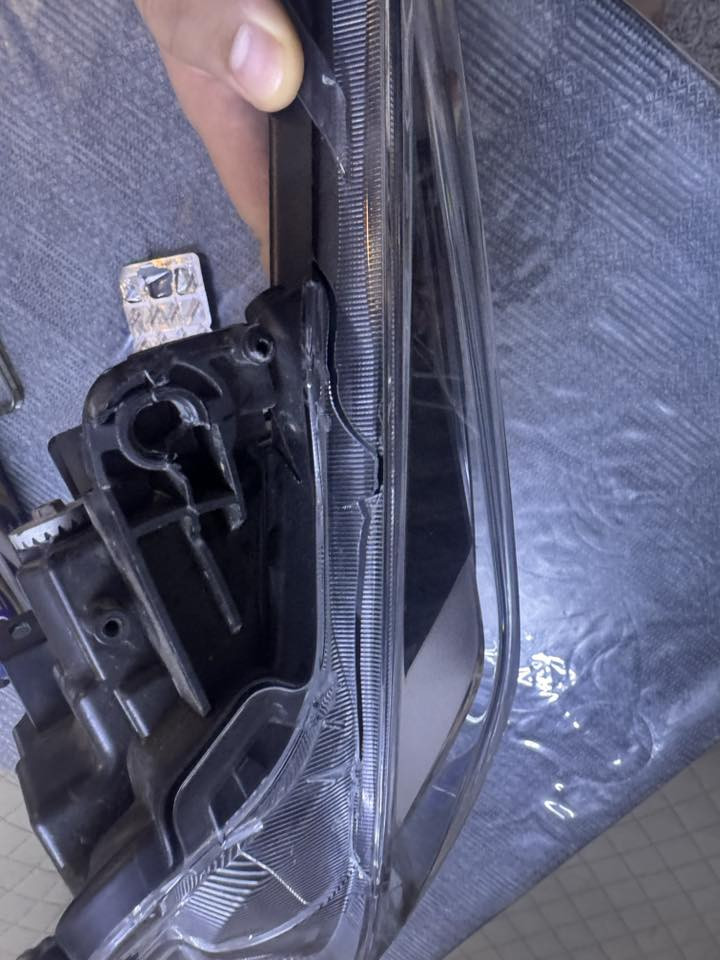 السلام عليكم ، بكلايت كورلا شكل الخليجي بي فقط هذا الفطر الكدامك جداً بسيط سعره 170 الف ، اما الارضيات بسعر 60  
مكاني بغداد الزعفرانيه 
***********
