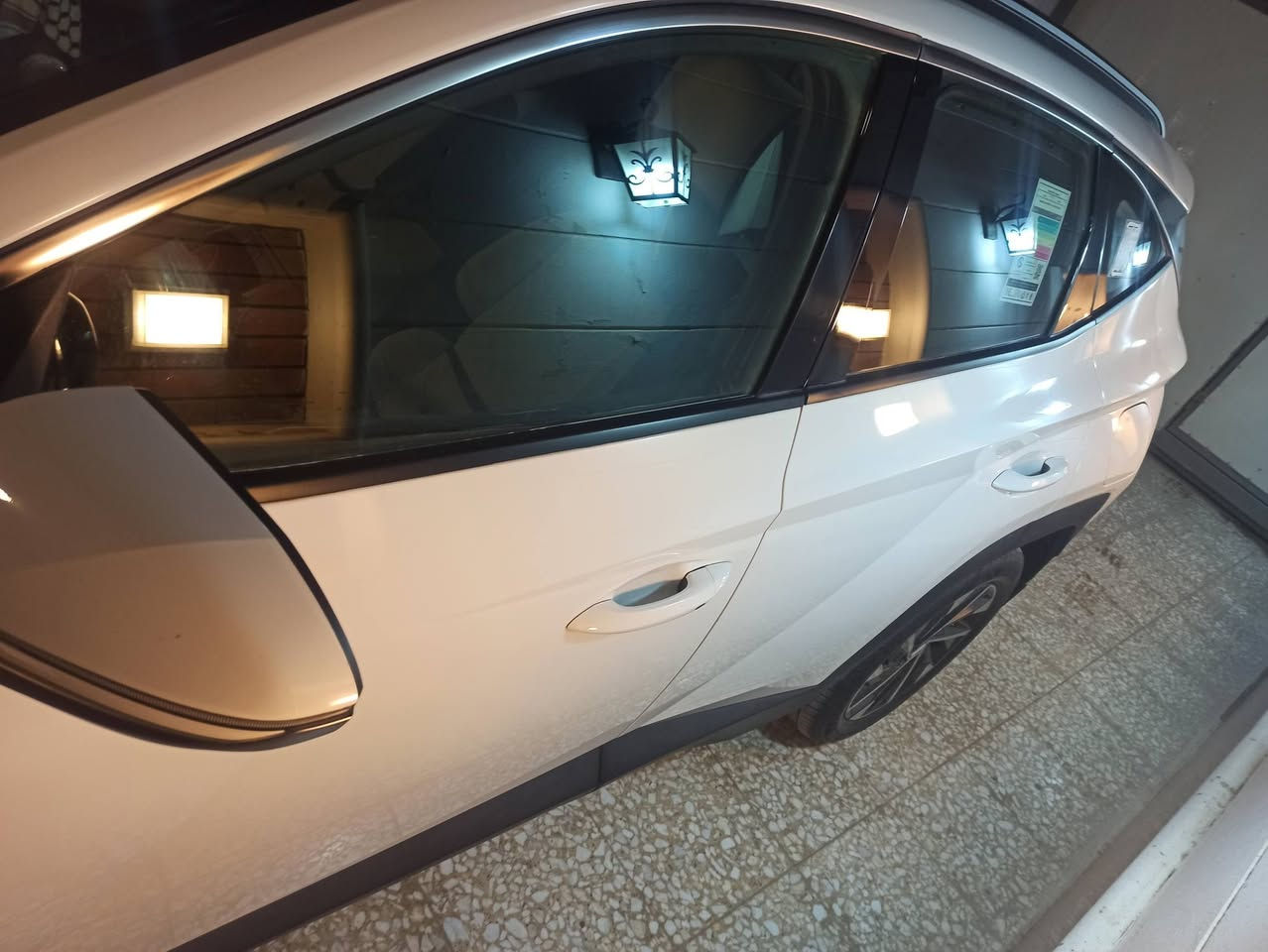 سلام عليكم
توسان للبيع موديل 24
ماشيه 20 الف سياره مواصفاته معروفه 
السيارة بيدي مطلعه وبسمي رقم بغداد 
سياره بيه بارده كد شبر بالباب الخلف سايق 
وبيه رصعه بالجاملغ خلفي عكس السايق 
مكاني كربلاء 
كنطره السلام 
السعر 228  وبيه مجال
***********
