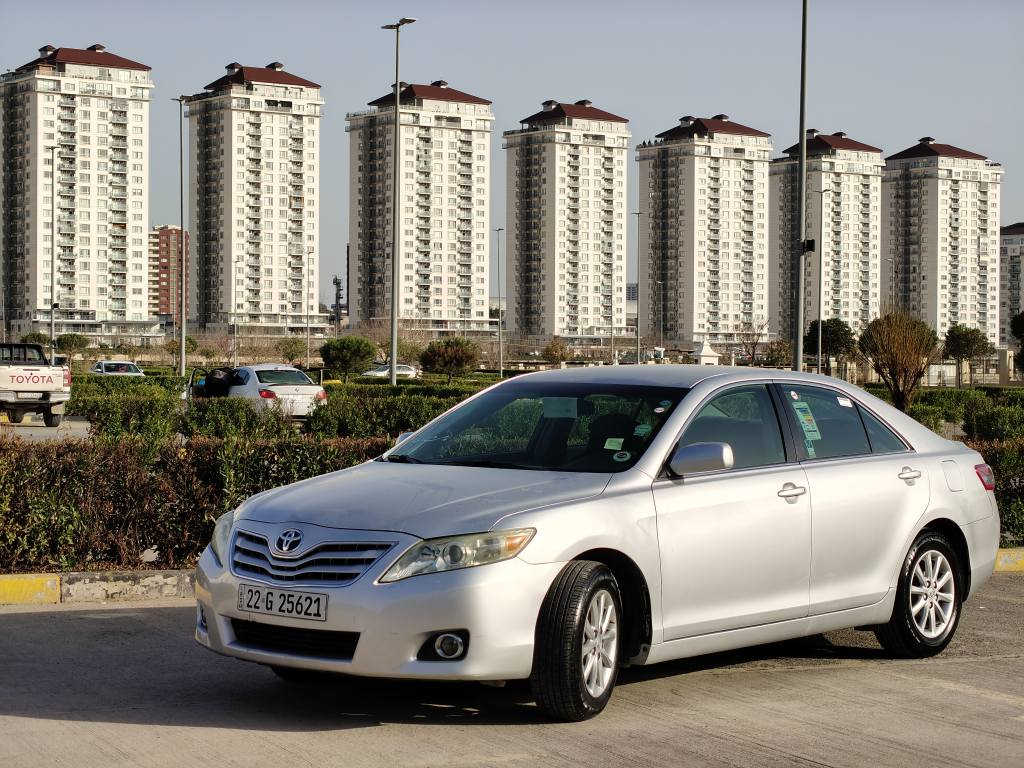 السلام علیکم 

تۆیۆتا کامری 
مۆدێل 2011 ئەمریکی LE
  سلڤەر ئۆتۆماتیک 
شاشەو و کامێرا 
ڤۆلیۆم 
تحدید سرعە
جام و ئاوێنە کارەبا
هەزەی تازەیە  سەنەوی تازەیە تا 2028 بەناوی خۆمانەوە یە
گیڕو مەکینەی بێ عەیبە بە شەرت
یەک چەمەلەخی بۆیاخە پەڵەیەک ساردی هەیە 
ناوو داشبوڵی جوان ماوەتەوە

بۆ پەیوەندی 
***********
***********
ڤایبەر و وەتسئەپ لەسەر ئاسیاکەیە السليمانية, العراق
