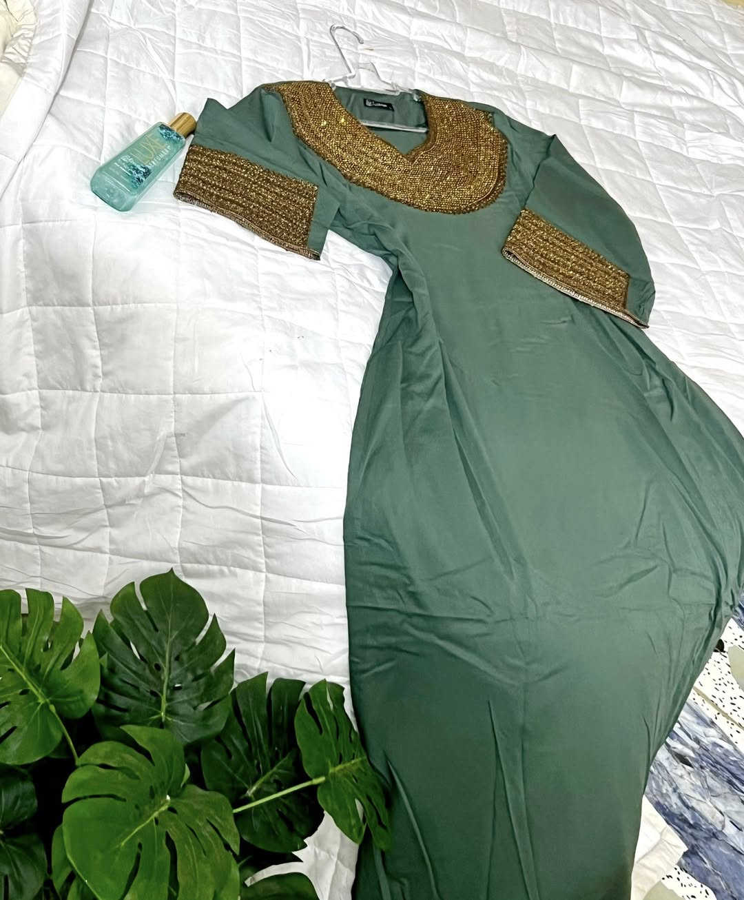 دشداشة كشمير مطاط الأصلي
تطريز صدر وردن  

القياسات/L XL XXL 
متوفره ب 4 الوان


**إذا كنت صاحب هذا الإعلان وتريد حذفه لأي سبب، رجاءا أرسل رسالة إلى الدعم الفني**