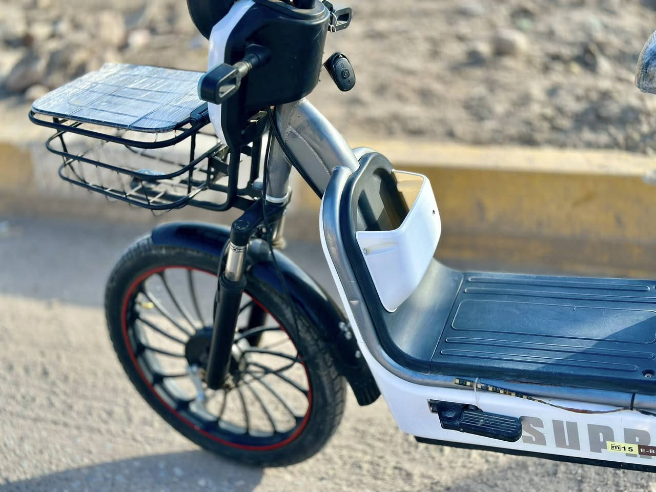 السلام عليكم
باسكل ريان 2025 شهر ١١ طلع من الوكاله
حجم  24 الكبير 
5 بطاريات 
سرعته ١٠٠
تشغيل بصمه 
تشغيل رموت عن بعد و تحكم
جهاز انذار 
باسكل جديد و نضيف و شرط الفحص
الشراي يجي خاص او وتساب او اتصال 
***********
