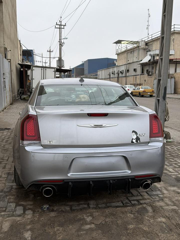 السلام عليكم
ادوات كصة جنطه شغل باجات

محدثة 23

اوباما   بلاتينيوم فئه C    

مواصفاته. 

رادارات جانبيه.  وخلفيه واماميه 

حساسات امامي وخلفي 

بانوراما  فتحه 

كشنات جلد  تحكم  فول مع تدفئه كشنات وتبريد 

خزن ميموري مع فتحه البصمه تتحرك المري الجانبي والكشن والأستيرن 

اشارات بالمري مع رادارات بالمري 

كلاصات حار وبار يعني تدفئه تبريد 

شاشه كبيره مع كاميرا خلفيه 

تحكم ستيرن مع مثبت سرعه 

جهاز اقراص وفلاش داخل الجكمجه. 

برده خلفيه بلاد 

محرك 3600

كير عصه 

تشغيل عن بعد

تبريد امامي وخلفي تحكم  خير من الله 

راديتر ماء جديده مع ماء احمر 

كوع فافون مع ولف حماوه جديد 

ضواغط جديده 

قايش جديد 

حداده فول 

ويل وتخم جديد 18

سياره ماناقصه اي شي 

متومه وجاهزه

رقم اربيل

السعر 65 

شعندك مراوس نزل

العنوان البصرة

***********
