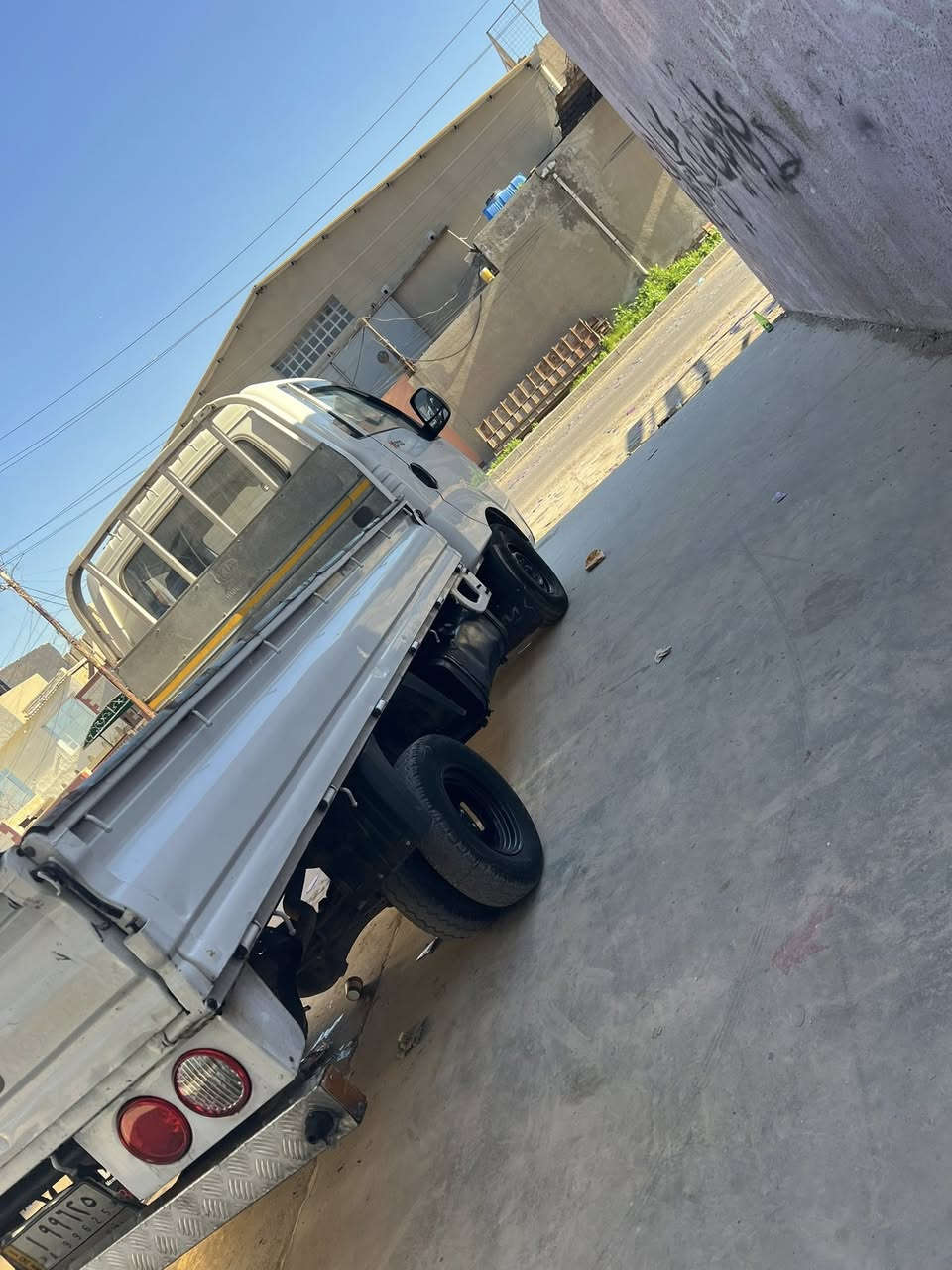 سلام عليكم كياه حمل رقم بغداد مكين كير اكسن شواصي صدر كمل سياره خير من الله مال جناي تريه وين ما يعجبك محرك2700 مانقصه شي سياره مكاني بغداد البلديات سعره 90 وهذ رقمي *********** وبيه مجال
