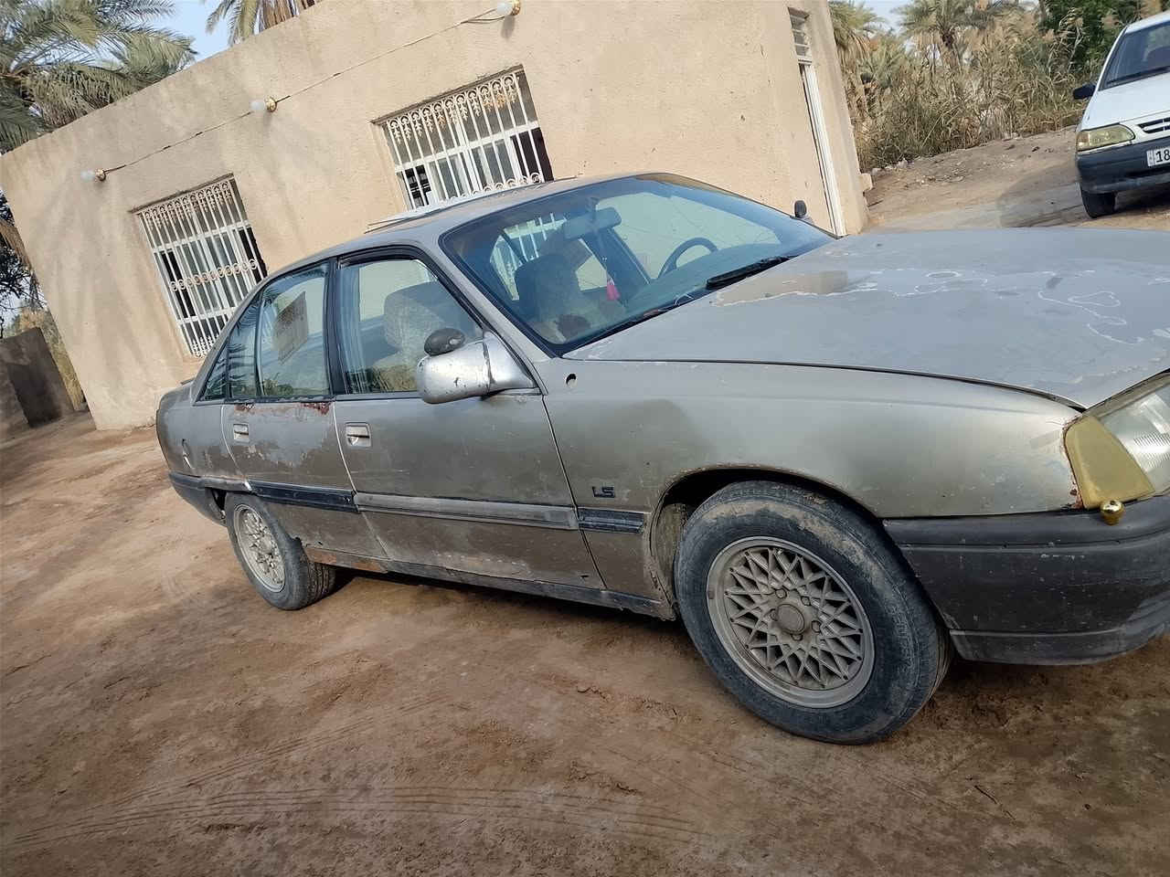 سلام عليكم للبيع أوبل اوميكه موديل 88 مكينه وكير كهربائيات كله جديد تخم تأير  السعر 18 وبهي مجال المكان ديوانيه الرقم الهاتف ***********
