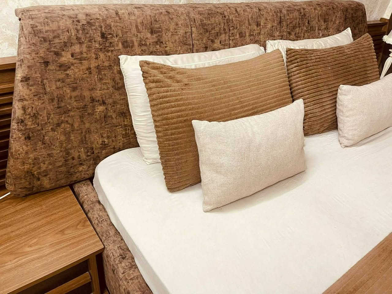 غرفه نوم تركيه 8قطع للبيع سعرها ب700..   وبيها مجال بسيط  مكاني بغداد  ***********.....
