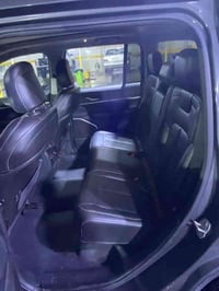 جيب مديل 2024 فول مواصفات اعلى فئه  بالهايبرد . 5 راكب . رقم بغداد .  ...