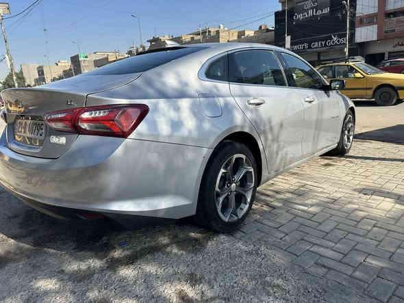 للبيع ماليبو 2021 // LT2 معروفه موصفاتها رقم سليمانيه بأسمي . تحويل سنويه بأسم المشتري حادثها باب السائق فقط ومبدل بلادي ونفس اللون صورة الحادث مرفقه بالمنشور 
السعر 143$ 
مكان السياره بغداد / المشتل 
***********
