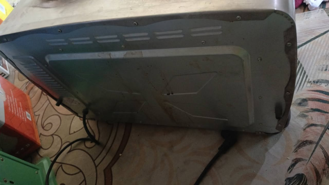 أوفن نظيف مثل مواضح بصورة حجم جبير 
بس الشمعه الفوك حرارتها ضعيفه 
فقط الشراي يدخل خاص


**إذا كنت صاحب هذا الإعلان وتريد حذفه لأي سبب، رجاءا أرسل رسالة إلى الدعم الفني**