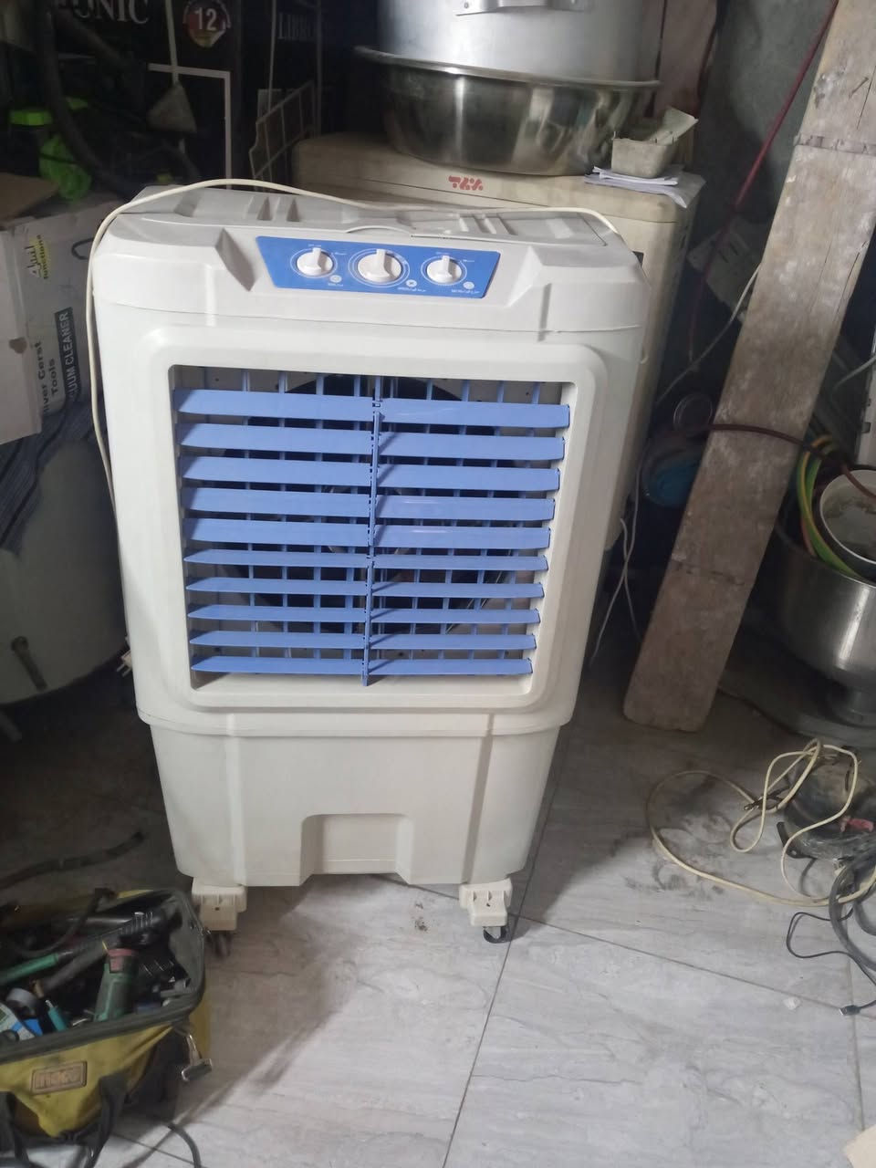 بابل مركز شرطة الفيحاء فرع مقابل يوجد تنصيب نقل. مبرد جديد سعر 100.  قطع خارج توست 250. جهاز طن نص ميديا جديد كليش بلادي مامصلح حديث سعر 350قفل.   طنين نوع صني. بلادي شغل فول سعر 400بوري جديد واي.  بابل. مغسل 15لف.   تفاصيل اكثر ***********
