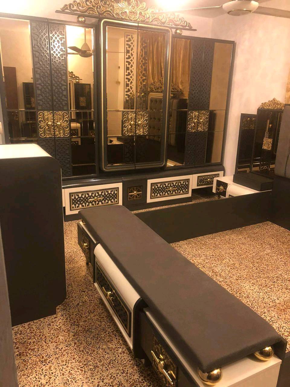 سلام عليكم غرفة نوم تركية لبيع مستعمل نظيفة عدد قطع ١١ سعرة مليون و٣٥٠ وبي مجال العنوان بغداد الكاظمية الطي استفسار / ***********