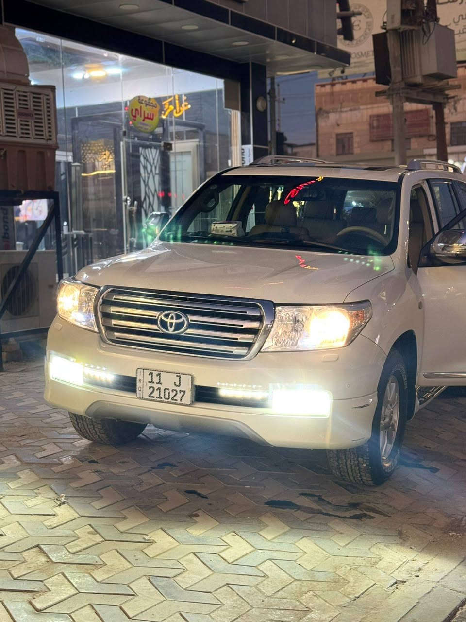 🚘 للبيع لاندكروزر 2011 🚘
✳️ اللون: أبيض
✳️ المحرك: V6
✳️ القير: أوتوماتيك
✳️ الوقود: بنزين
🔧 الحالة:
السيارة نظيفة 
مكينة ممتازة،
📄 الأوراق:
السيارة بسمي ومداور ثاني يوم 
الفحص حاضر،
الحادث الجاملغ الخلفي الايسر
💰 السعر: [٣٢٠ ]
📍 المكان: [الناصرية]
📞 للاتصال: [***********]
🔴 ملاحظة:  السيارة استخدام شخصي ونظيفة
للبيع او مراوس
