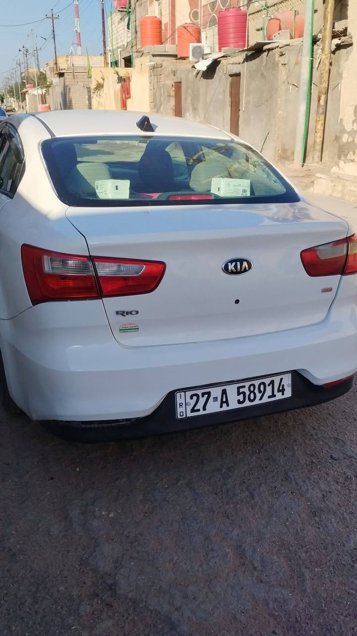 (السلام عليكم)
كيا ريو 2017  رقم ناصريه بأسمي وارد امريكي مكينه 1600
ضربة الصفحه اليسره مصبوغه عام 
كير مكينه مكفولات تخم تاير حداده 90. بالميه 
رقم جديد هزه جديده.  السعر 75.  قابل للتفاوض
***********
