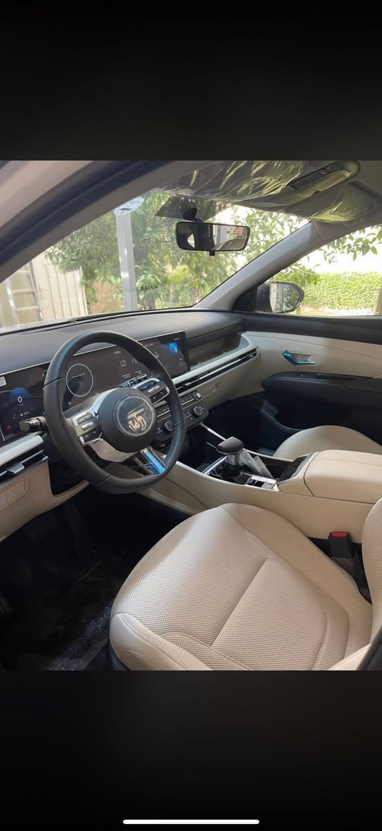 السلام عليكم 
توكسان 2025 ماشية 2300km يعني زيرو
بعدها بالفابلون تو كلور 
تشغيل عن بعد 
حساسات امامي خلفي 
تبريد كشنات 
جنطة كهرباء 
مري شفط
تبريد قطعتين
رقم بغداد 
للبيع 24600$ 

***********
