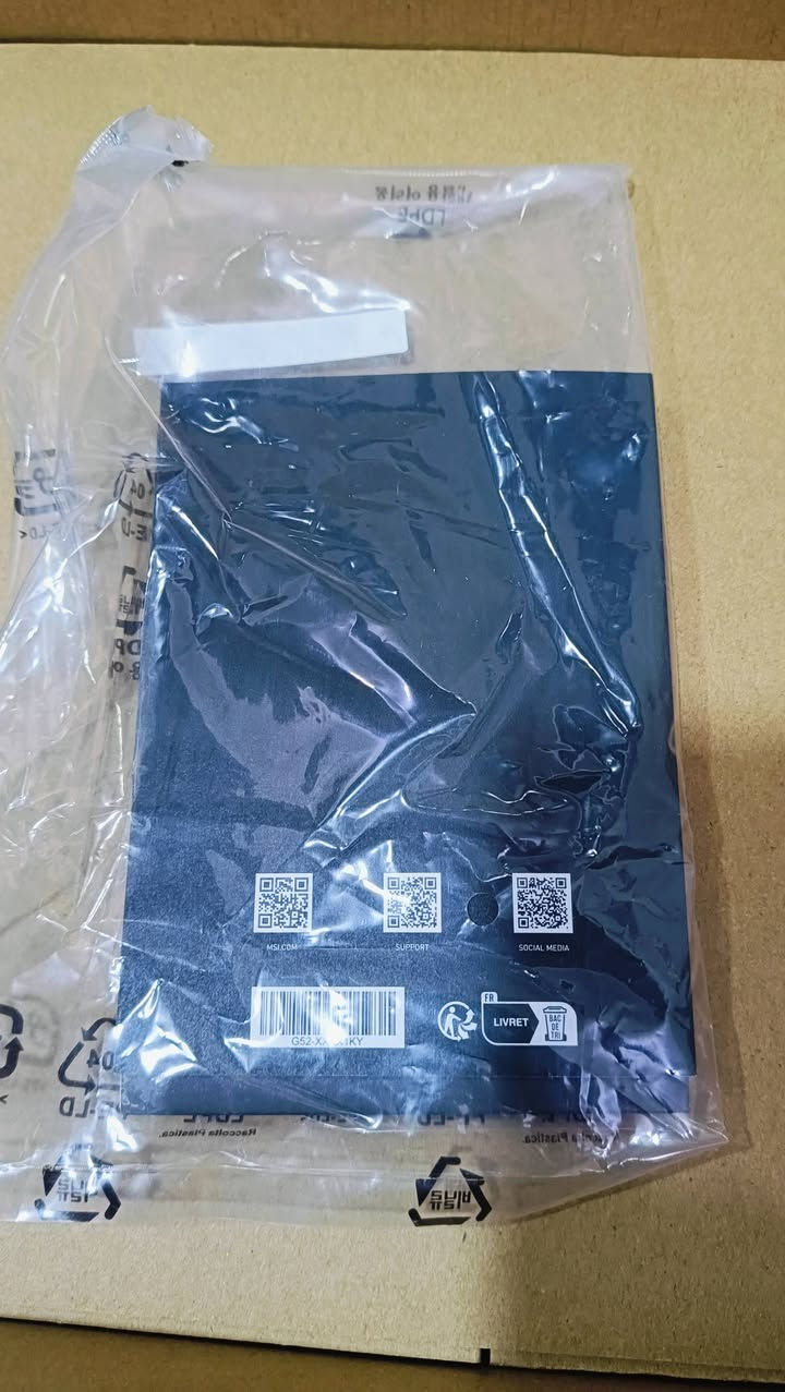 السلام عليكم
لابتوب كيمنك للبيع:
لابتوب MSI Thin 15 B13UCX   (جيل الثالث عشر )
المعالج core i5 - 13420H (الجيل الثالث عشر )
الرام  (ddr4)  حجم 8GB  قابل للتطوير
الهارد (Ssd) يحتوي على هارد    حجم 512 ssd m.2
اللي يعتبر من اسرع انواع الهاردات 
كرت الشاشة الخارجي (Nvidia Geforce GTX RTX 2050  ) حجم 4 كيكا 
الشاشه حجم 15.6 انج ضد التوهج  والانعكاس بتردد 144HZ هيرتز 
نظافة تصل الى 98%  
باتري ليثيوم 6 خلايا شحن سريع 120 واط وشاحنته الاصليه 
  كيبورد ضوئي لون ازرق  ليزري وبيهه منفذ تايب سي ورام وسيم كرت وكامره دقة 1080 الحاسبه مستخدمه شي قليل شخط واحد ‏ مابيه
بطارية 6 ساعات أو اكثر وحسب الاستخدام 
 بطارية قوية 🔋
  ‏وزن الابتوب خفيف ومناسب للتنقل
1.86 KG
  ‏+
  ‏هدية 🎁
(ماوس كيمنك RGB  +شاحنة اصلية 120W شحن سريع)
+++
هدية مع الابتوب
3 العاب+لعبة ببجي 120 فريم 
  ‏+
برامج
Microsoft office 2026
AUTOCAD 2026
PHOTOSHOP 2026
وافق ادمن❤️❤️
واتساب او اتصال ***********
