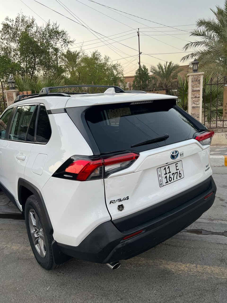 اللهم صلي وسلم على نبينا محمد
سلام عليكم حبايب❤️
راف فور RAV 4
لسياره موديل 2022
XLE هايبرد 
بصمه 
فتحه 
جنطه كهرباء 
فور ويل 
ثلاث انضمة قياده 
كشن كهرباء  
 ماشيه ٥٨ الف 
السياره تخم تاير جديد 
السياره بدون حادث سرقة جامغ امامي اليمين وبنيد الايرباكات سليمه وبيها بارد ممسويه بركن  بالباب الخلفي السياره عليه صيانه دوريه وكلش جديده

***********
د. خالد ابو معاذ
