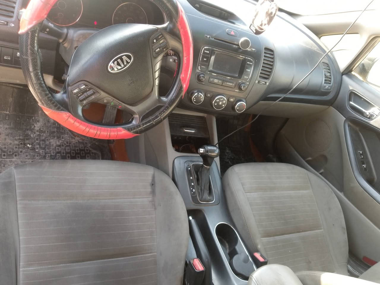 السلام عليكم كيا فورتي موديل 2014 حادثه قبق صندوق فقط رقم بغداد سعر 93 ورقه استفسار ***********
العنوان بغداد الحريه
