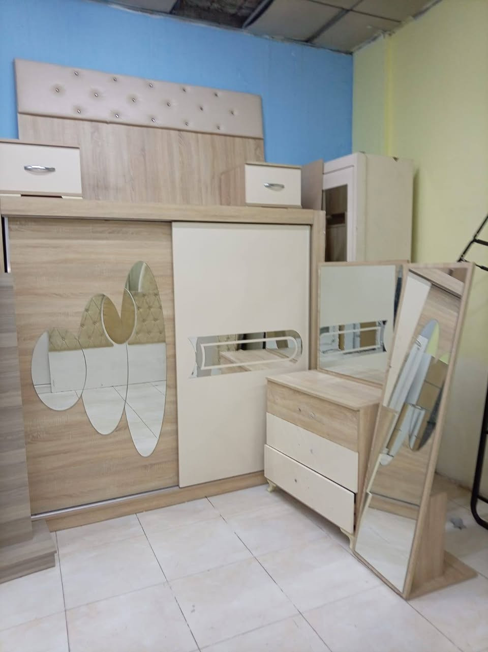 غرفه نوم سلايد نظافه 80% 100 بسعر مناسب الغرفه ست قطع شد نقل مجانا داخل اربيل سعره 250 فقط


**إذا كنت صاحب هذا الإعلان وتريد حذفه لأي سبب، رجاءا أرسل رسالة إلى الدعم الفني**