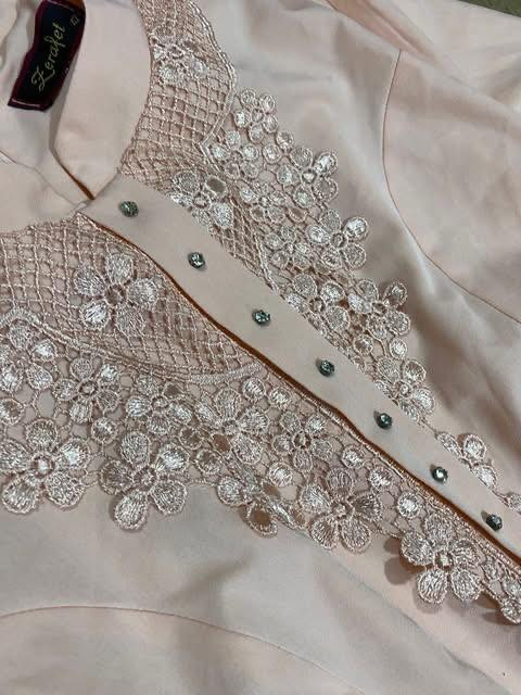 فستان جديد مع حزامه مقاس ٤٢ للبيع ١٠ دنانير شامل التوصيل


**إذا كنت صاحب هذا الإعلان وتريد حذفه لأي سبب، رجاءا أرسل رسالة إلى الدعم الفني**