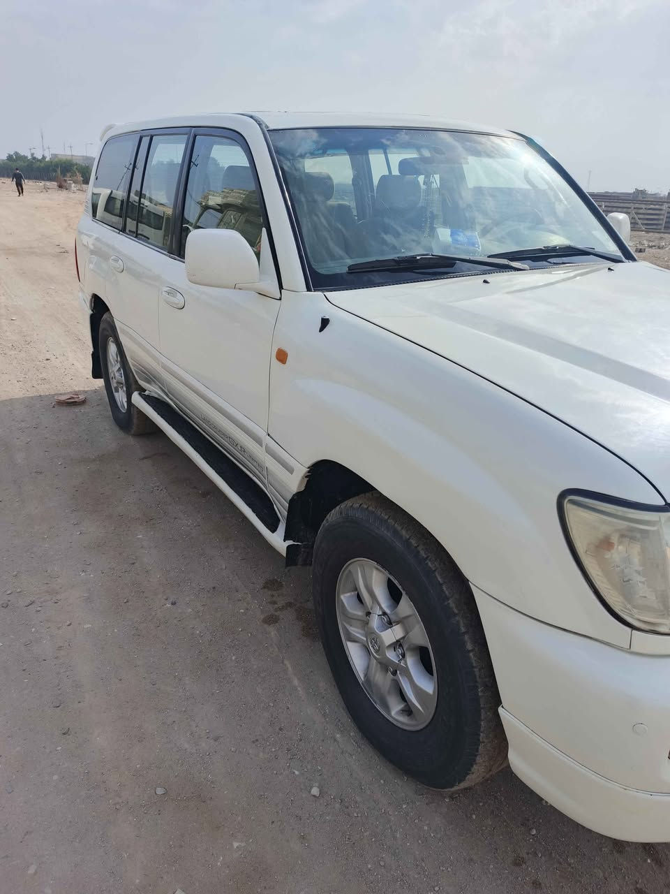 مونيكا 2007 أصل بأسمي محرك 6/4600 بيها قطع صبغ ابيع صبغ عام بيها تصليح بالتكمة الأمامية من الداخل وتصليح سكة القمارة بسبب الخياس السعر 125 اتصال أو واتساب *********** البصرة, العراق
