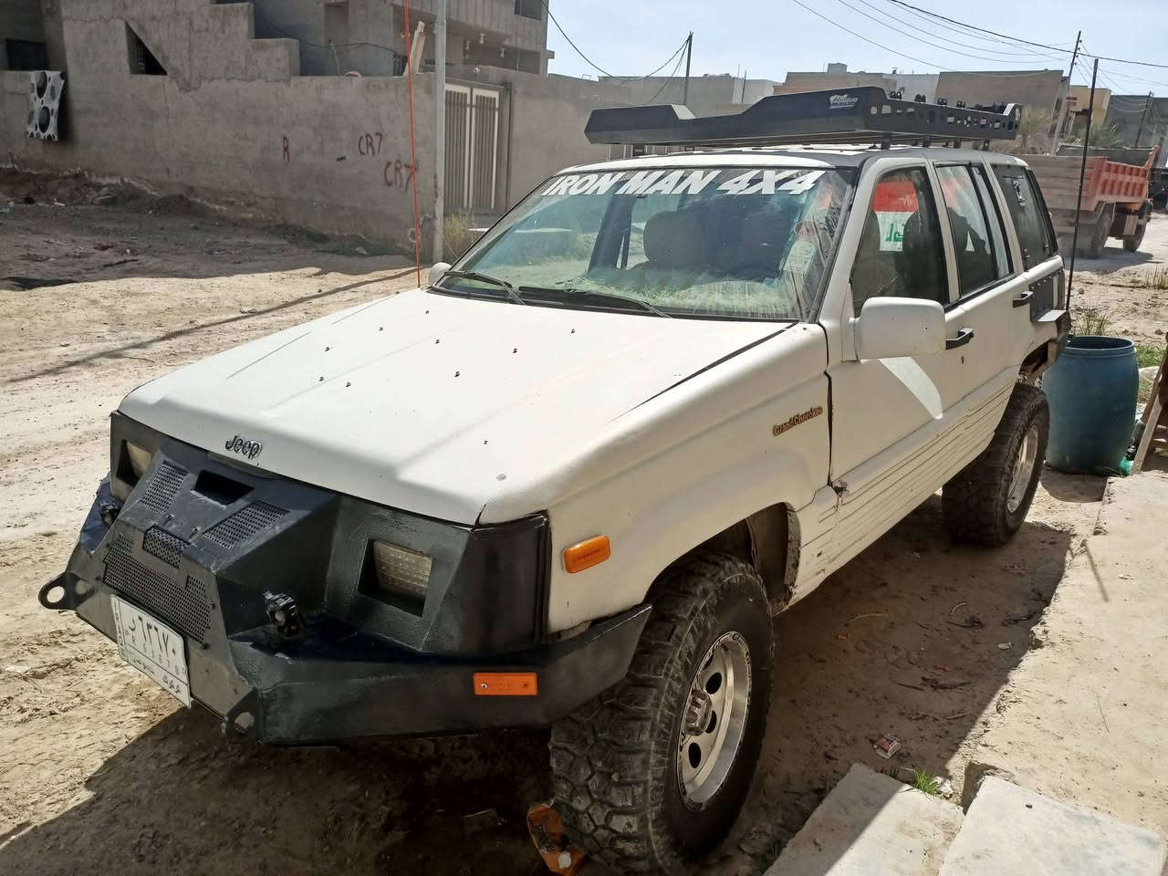 من رخصه الادمن السلام عليكم جيب شيروكي موديل 1993 رقم كركوك تحويل ثاني يوم الداخل بيجي دوشمه جديده ارضيه وكشانه كير ومكينه بلاديه خير من الله السعر 42ورقه وبيهه مجال مكان السياره صلاح الدين سامراء رقم الهاتف ***********
