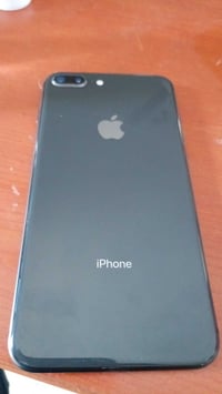 ايفون ٨ بلس • ذاكرة ٦٤ • بطارية ٧٠