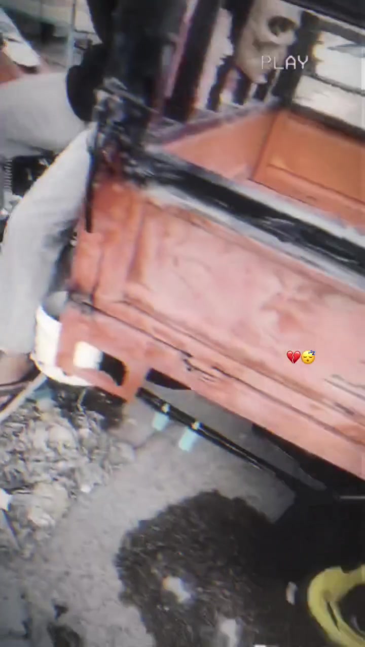 للبيع امتي ار اوراق موديل 15كفاله محرك توه مجدود اكسن جمره وتخم تاير جمره جدد سدر توه  مجدود بدي نظيف ستوته توه  معمره ستوته جيس موشمه /// سعر 1700 وبيها مجال مكان ناصريه مركز الهاتف***********
